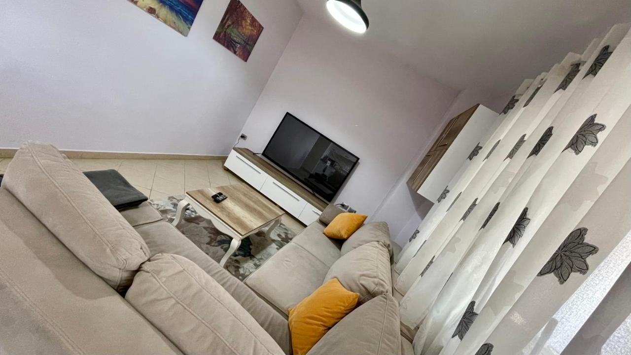 Endri'S Apartments Тирана Экстерьер фото